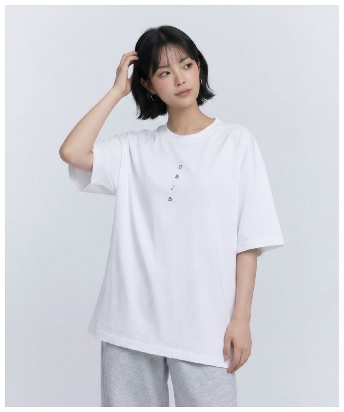 더블제이디(DOUBLE JD) 사출 로고 반팔 티셔츠