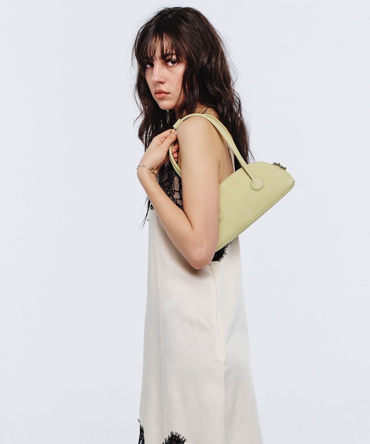 마지셔우드(MARGESHERWOOD) BESSETTE SHOULDER_avocado nubuck
