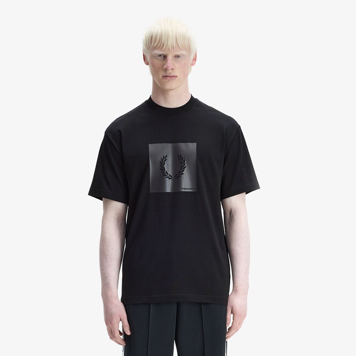 프레드페리(FRED PERRY) [Sport] 박스 그래픽 티셔츠 - 블랙 AFPM2612404-102