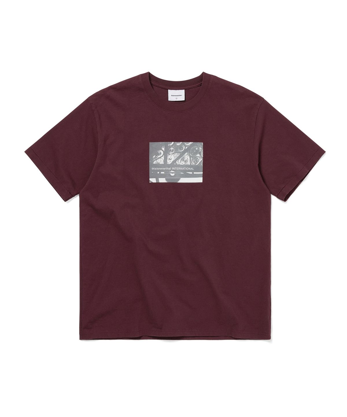 디스이즈네버댓(THISISNEVERTHAT) Capture Tee Burgundy