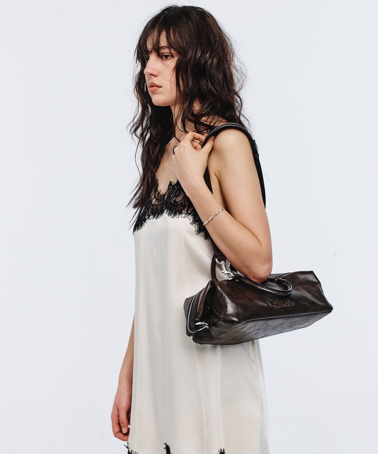 DUMPLING EW TOTE_brown+black two-tone cracked