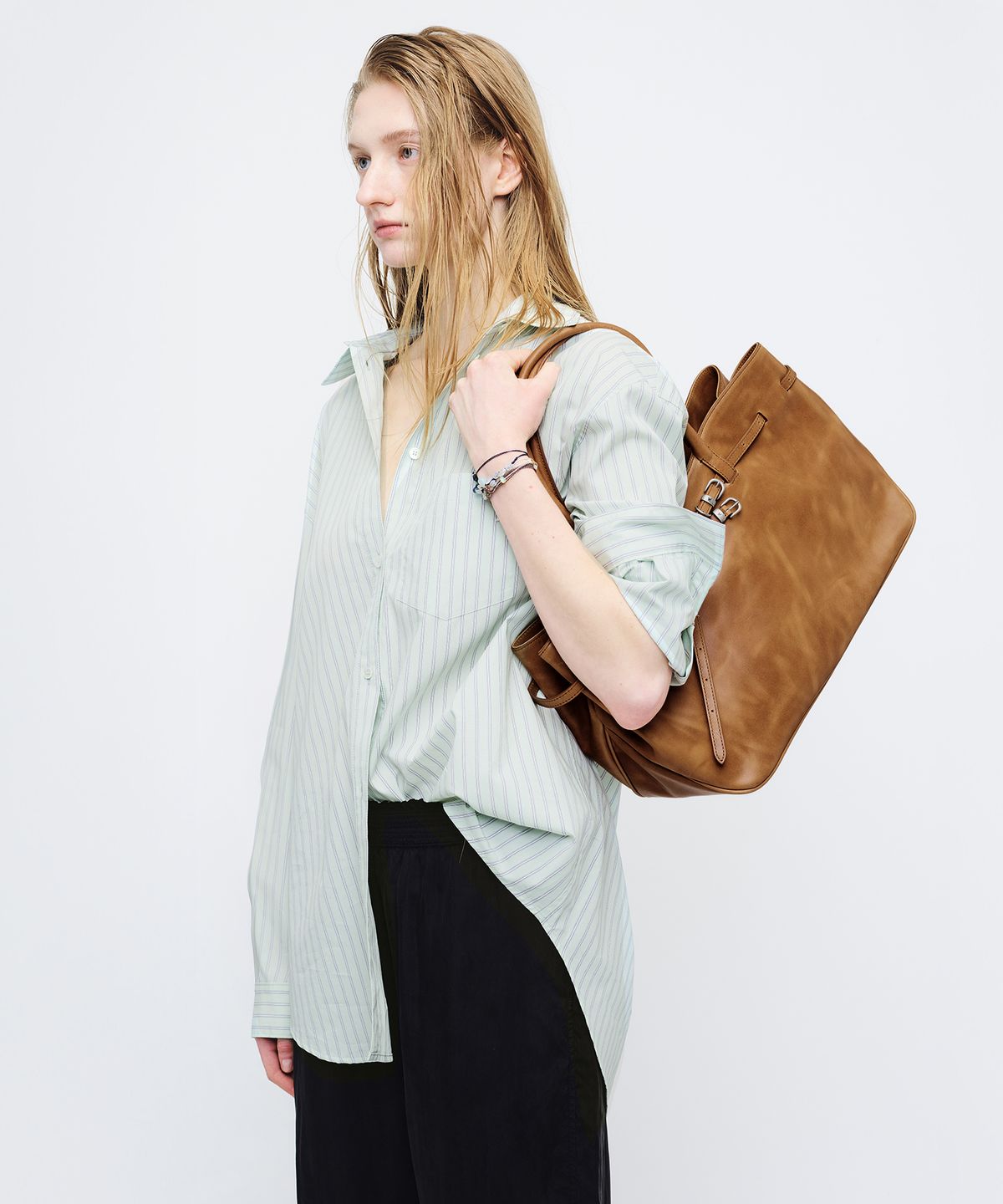 마지셔우드(MARGESHERWOOD) GRANDMA USED BAG LARGE_saddle brown pull-up