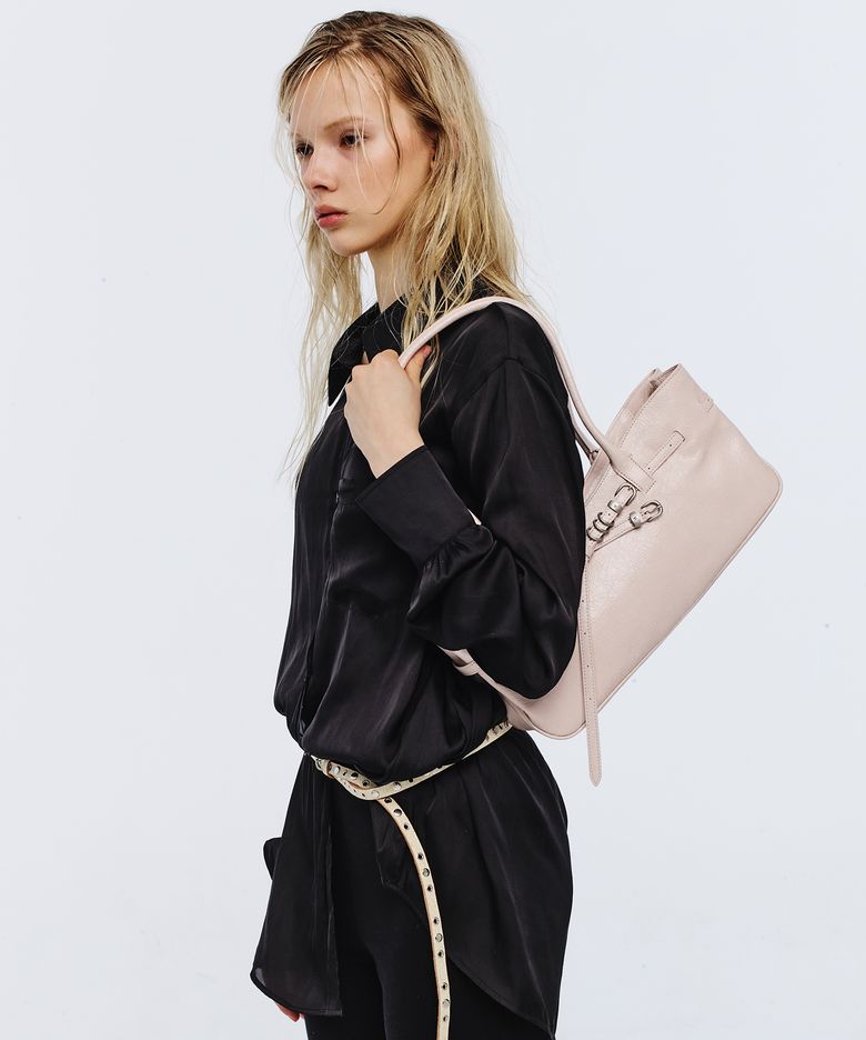 GRANDMA USED SHOULDER BAG_pale pink cracked