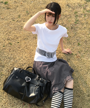 [쓰까르 X 밈더] 까르 벨트 프린팅 베이직 티셔츠_화이트