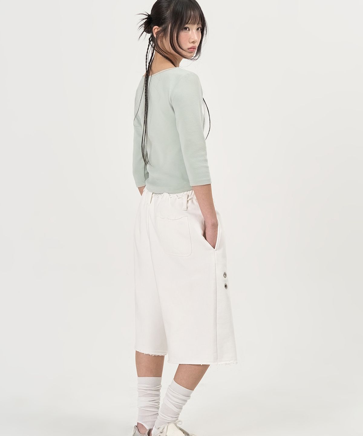 페플리(PEPLEE) Cut Off Bermuda Sweat Pants (White)