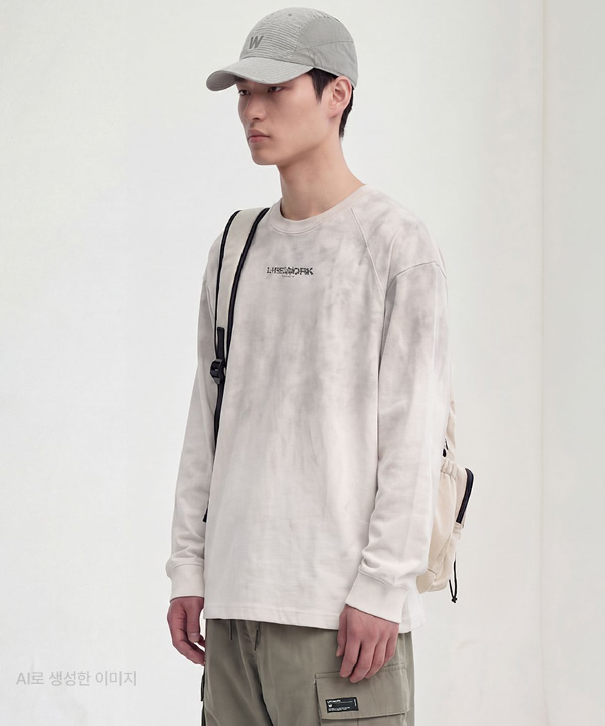 라이프워크(LIFEWORK) 스프레이 크랙 로고 긴팔 티셔츠