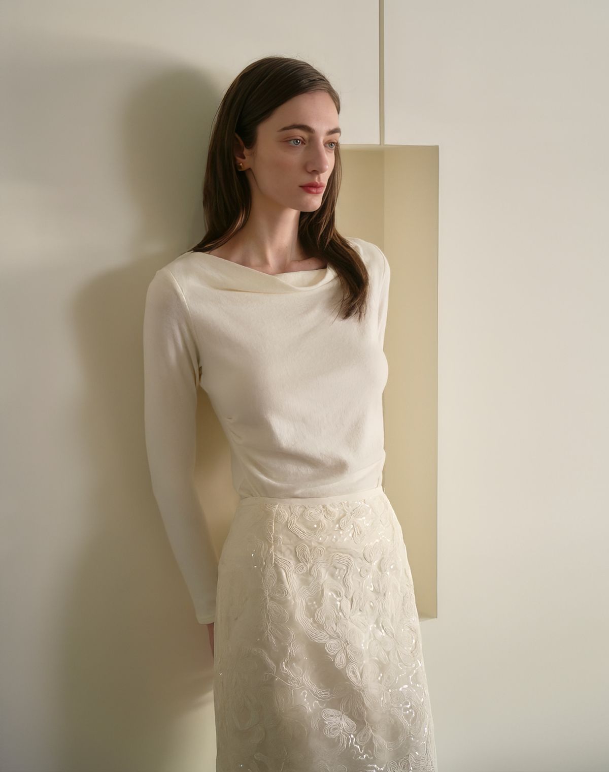 지에마르(GIEMAR) DRAPE SHIRRING TEE IVORY 드레이프 셔링티 아이보리