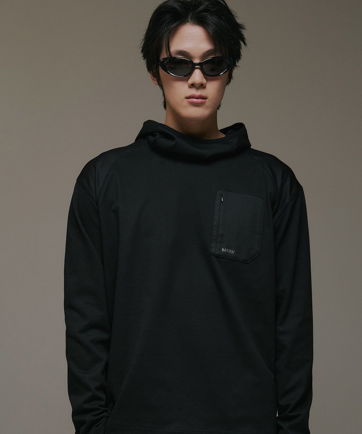 엠페브(MFAV) X백 슬릿컷 후드 롱슬리브 블랙