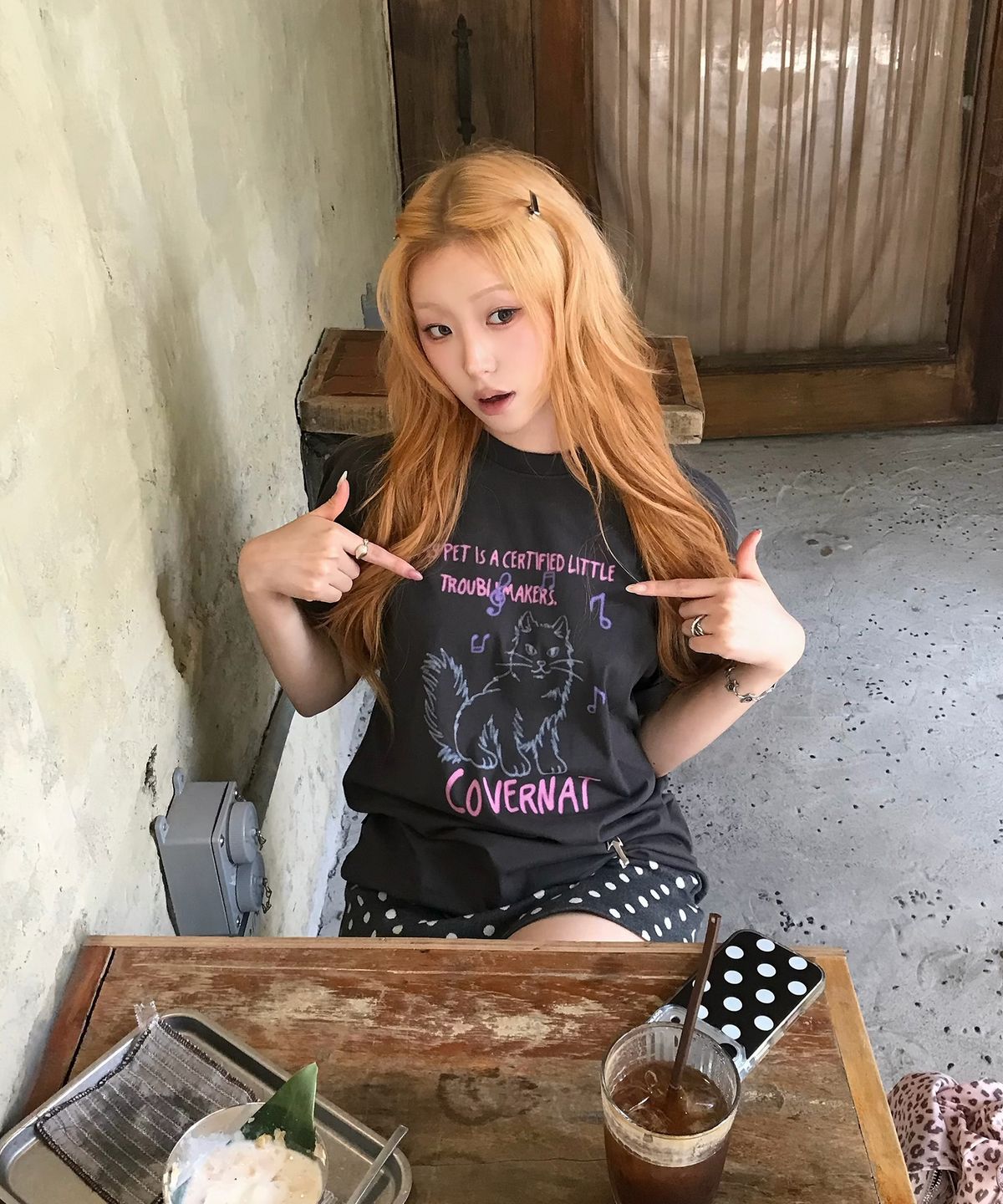커버낫 우먼(COVERNAT WOMAN) 우먼 오버핏 캣 그래픽 티셔츠 차콜