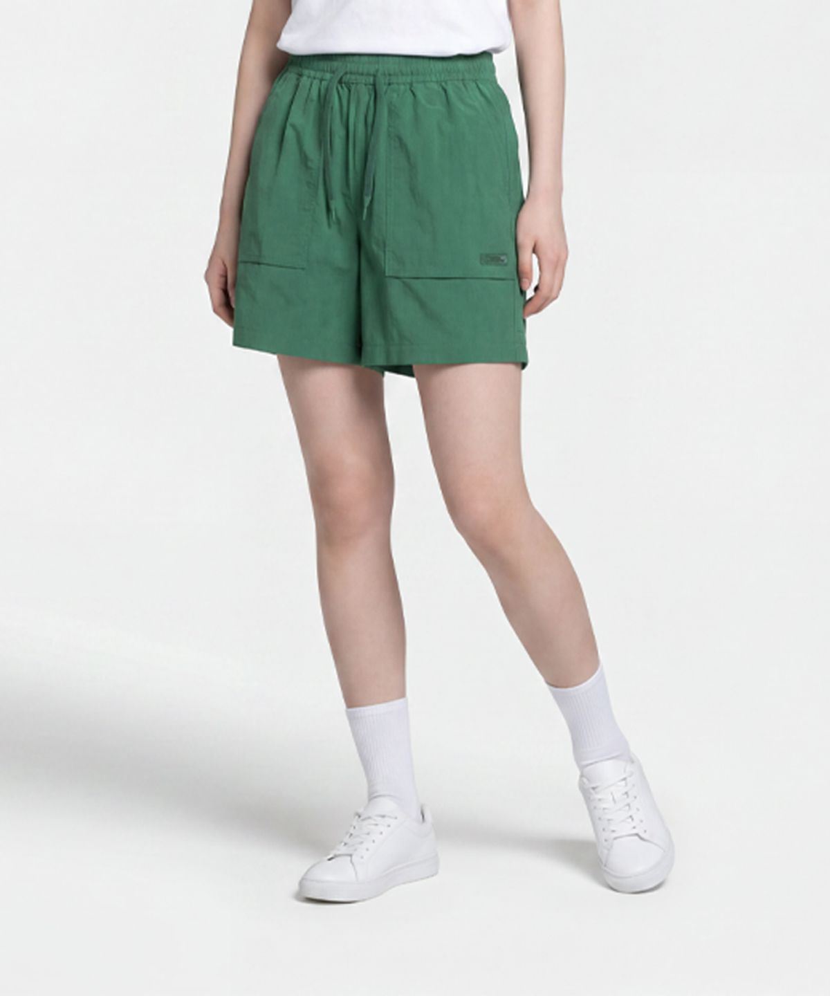 내셔널지오그래픽(NATIONALGEOGRAPHIC) N262UHP950 펠리스 냉감 타슬란 5부 쇼츠 GREEN HILLS