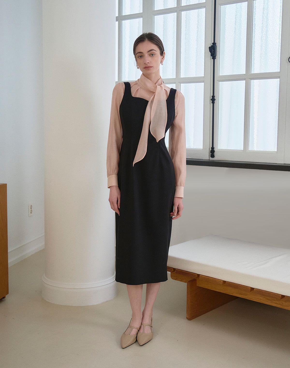 지에마르(GIEMAR) SLEEVELESS DRESS BLACK 슬리브리스 드레스 블랙