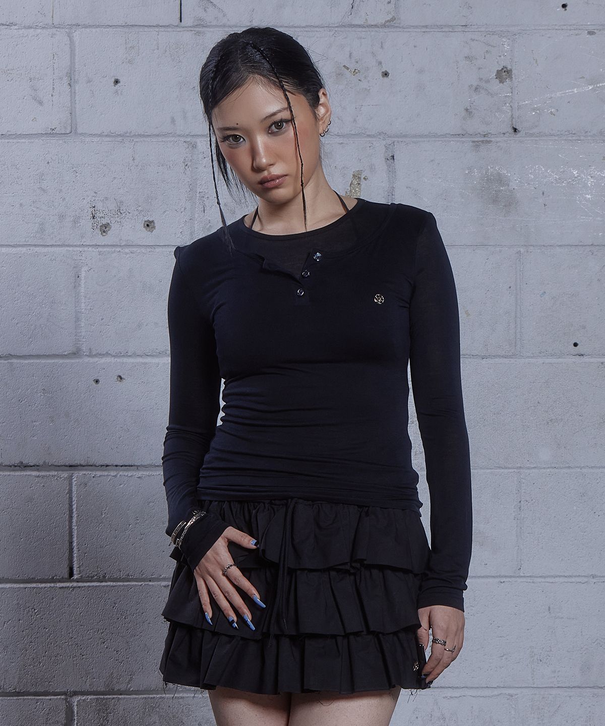 디오스피스(DAUSPICE) (DUC) Henley-Neck Double-Layer Long Sleeve Black
