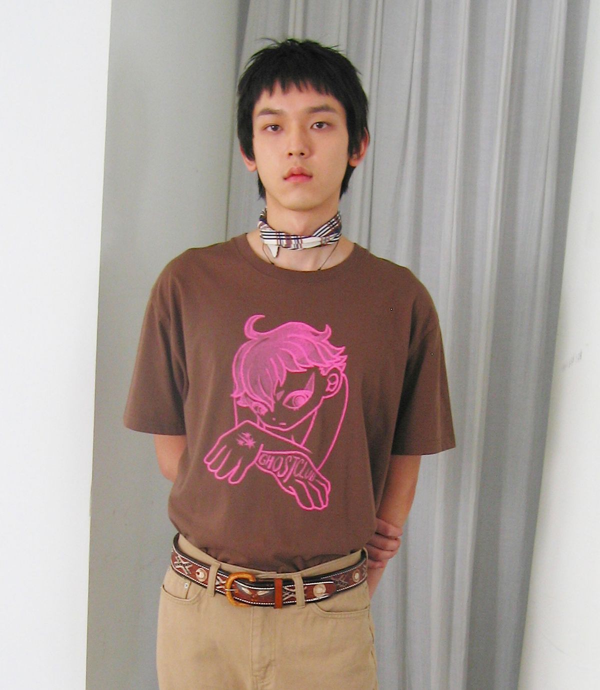 나이스고스트클럽(NICEGHOSTCLUB) GATEKEEPER HAND TEE_BROWN(NG2GMUT520A)