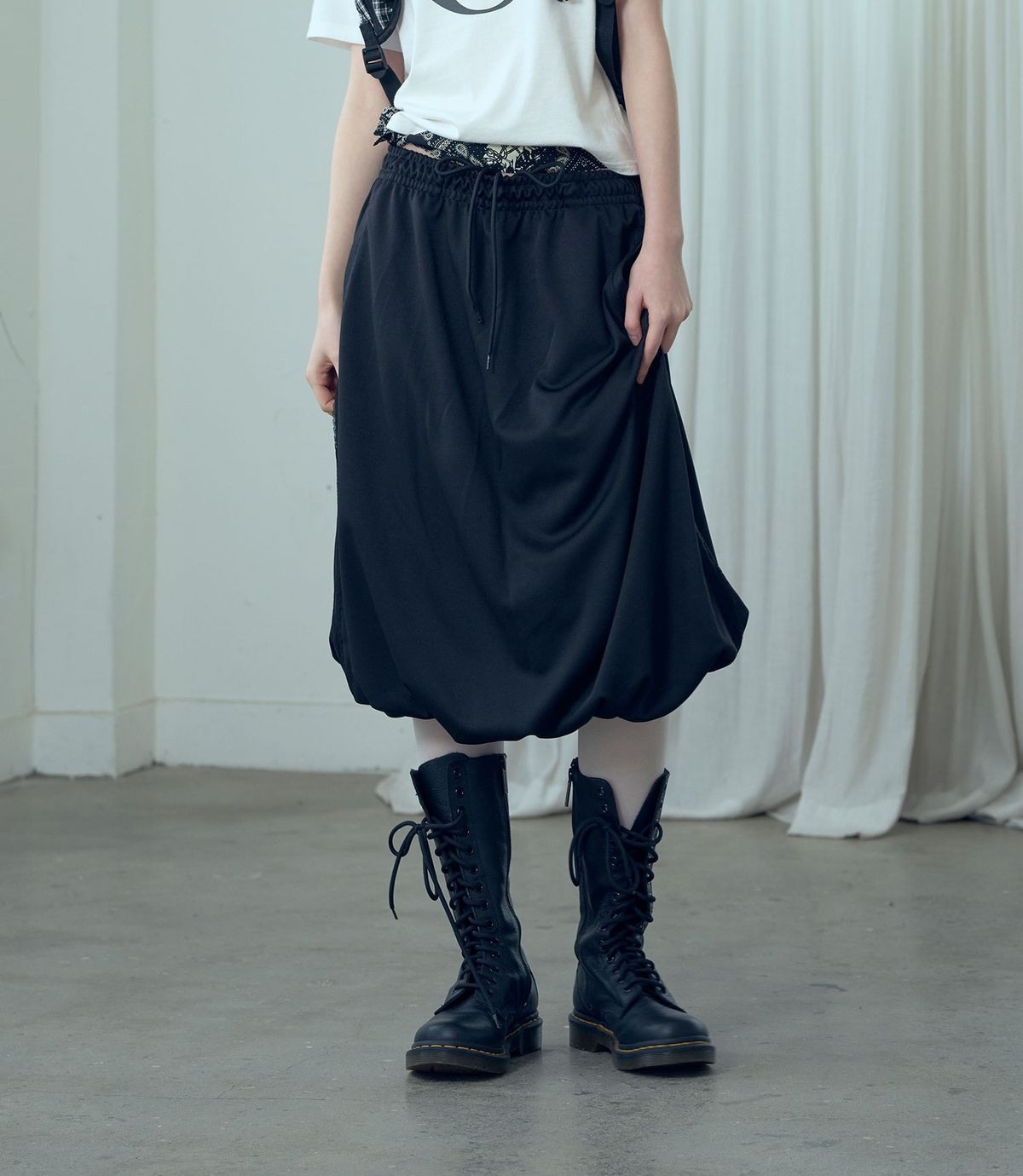 나이스고스트클럽(NICEGHOSTCLUB) GLORY BALLOON LACE TRACK JERSEY SKIRT_BLACK(NG2GMFPA90A)