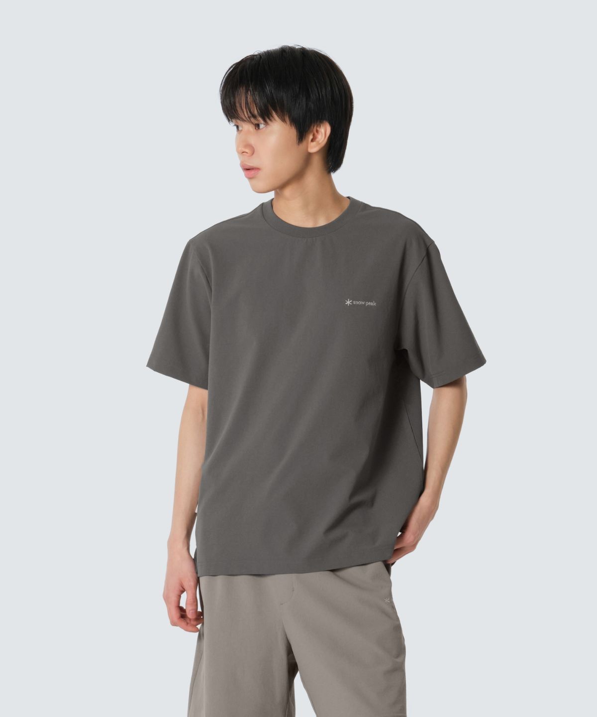 스노우피크 어패럴(SNOWPEAK APPAREL) 클래식 우븐 반팔 티셔츠 (S26MUTTS16) Dark Khaki