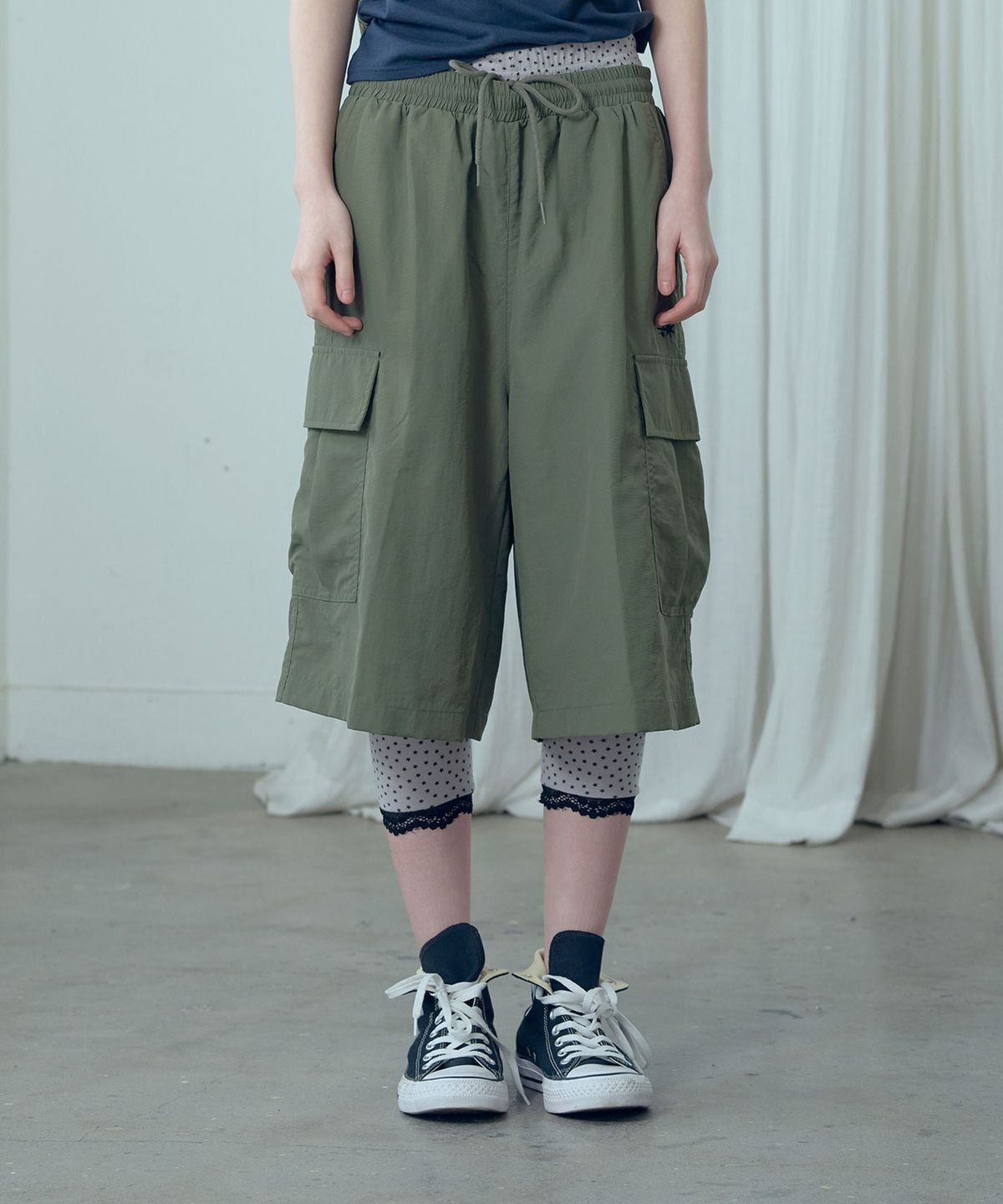 나이스고스트클럽(NICEGHOSTCLUB) 3STAR NYLON BERMUDA CARGO SHORTS_KHAKI(NG2GMUPA60A)
