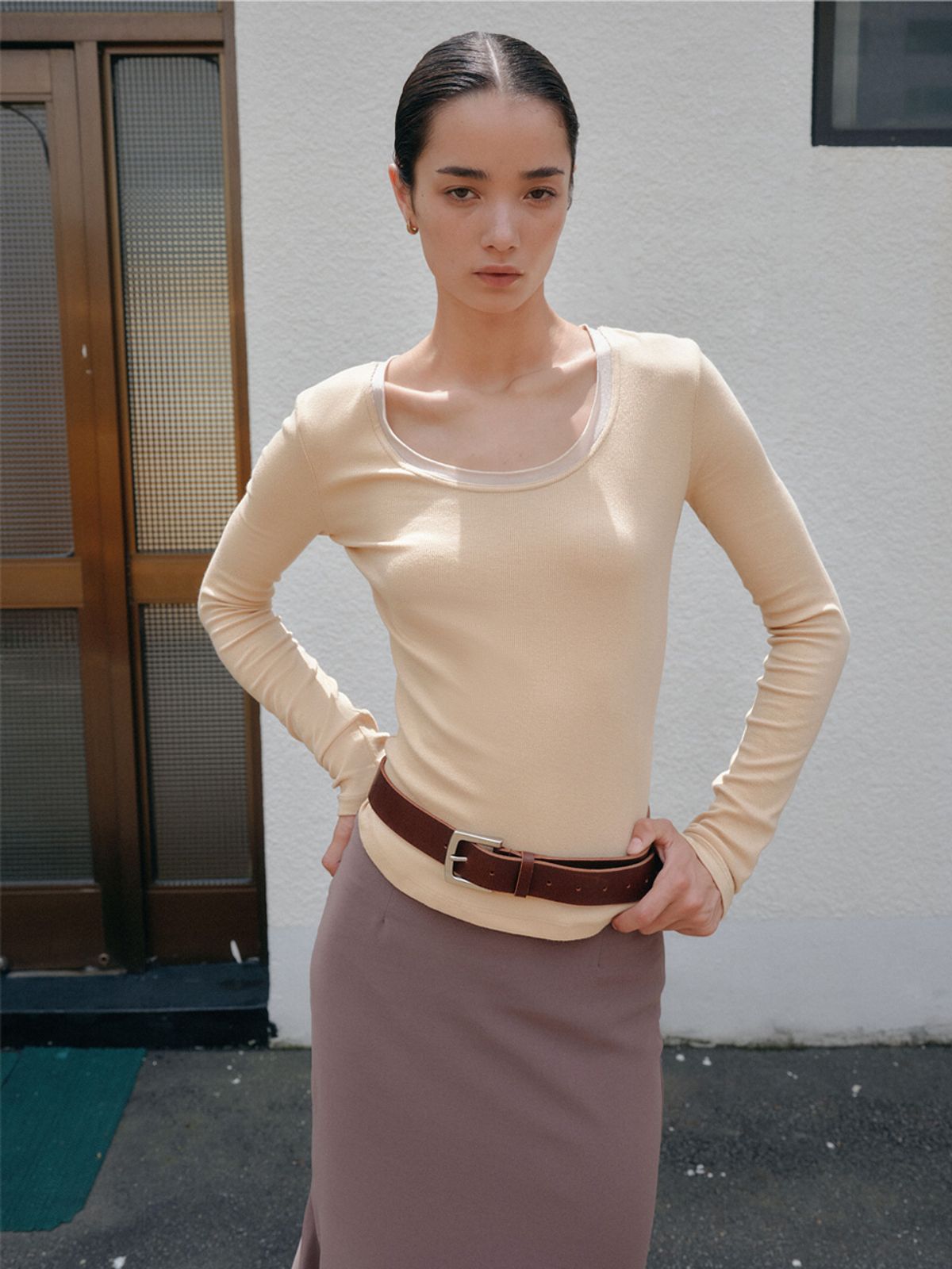 소플러(SOFLER) HERRY U-NECK T-SHIRT_BUTTER