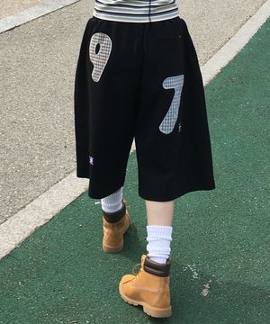 체크 패치 버뮤다 트레이닝 쇼츠 -블랙