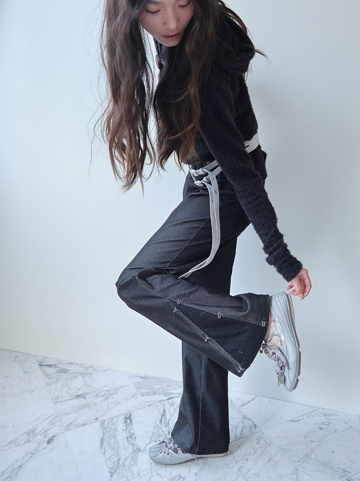 무음(MUWM) 플레어 레이스 스트레치 팬츠 Flare Lace Stretch Pants (Black)