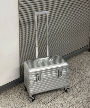 위로 여는 파일럿 승무원 캐리어 20인치 실버