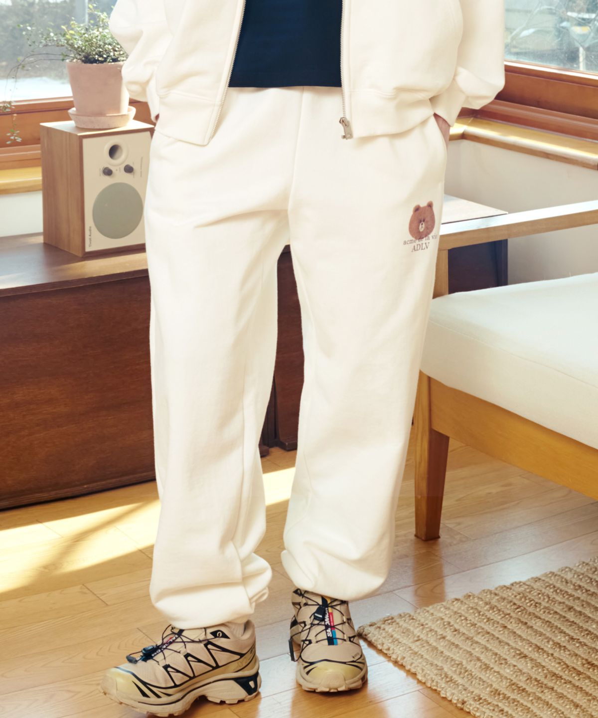 아크메드라비(ACME DE LA VIE) BASIC LOGO WITH LINE FRIENDS JOGGER PANTS