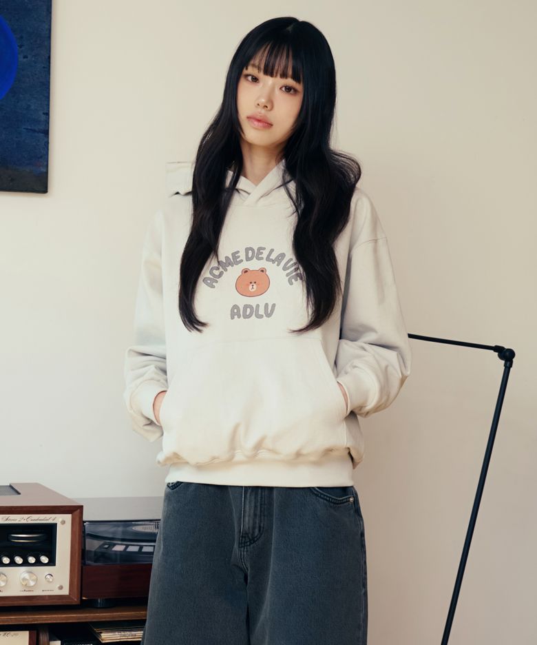 BEAR DOLL HUG BROWN LINE FRIENDS HOODIE