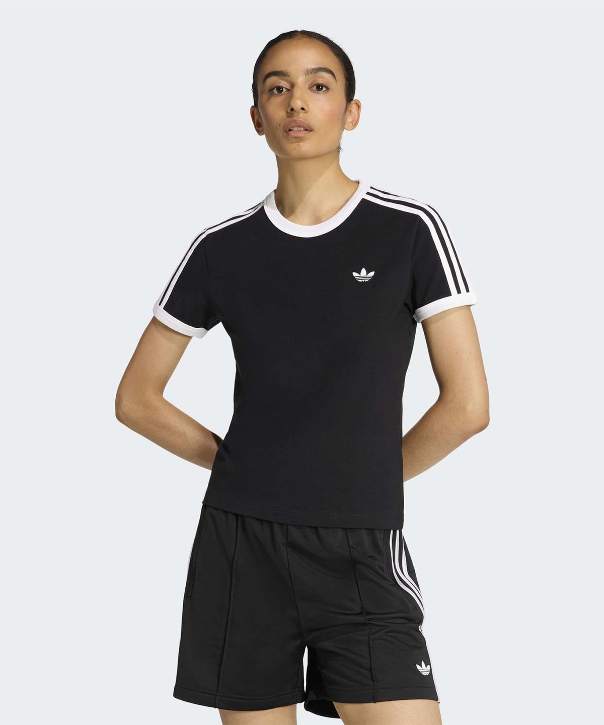아디다스(ADIDAS) 3-스트라이프 슬림 티셔츠 - 블랙:화이트 / KD7980