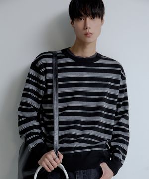 트리플 스트라이프 세미 크롭 니트 [블랙]