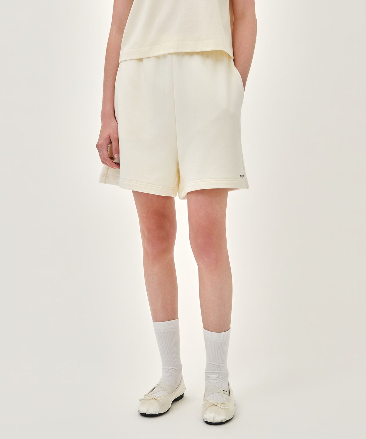 마리떼 프랑소와 저버(MARITHÉ + FRANҪOIS GIRBAUD) W REGULAR LOGO SWEAT SHORTS ivory