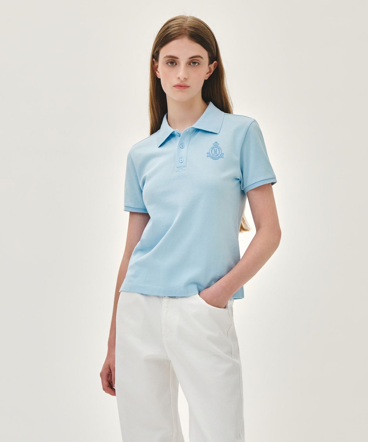 마리떼 프랑소와 저버(MARITHÉ + FRANҪOIS GIRBAUD) W EMBLEM PK COLLAR TEE sky blue