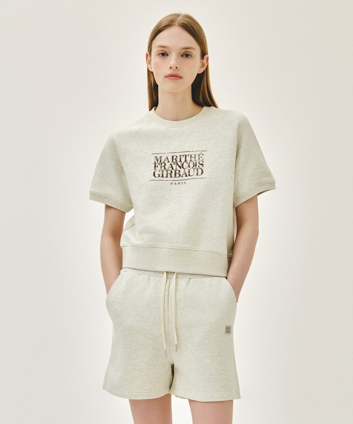 마리떼 프랑소와 저버(MARITHÉ + FRANҪOIS GIRBAUD) W VINTAGE CLASSIC LOGO HALF SWEATSHIRT oatmeal