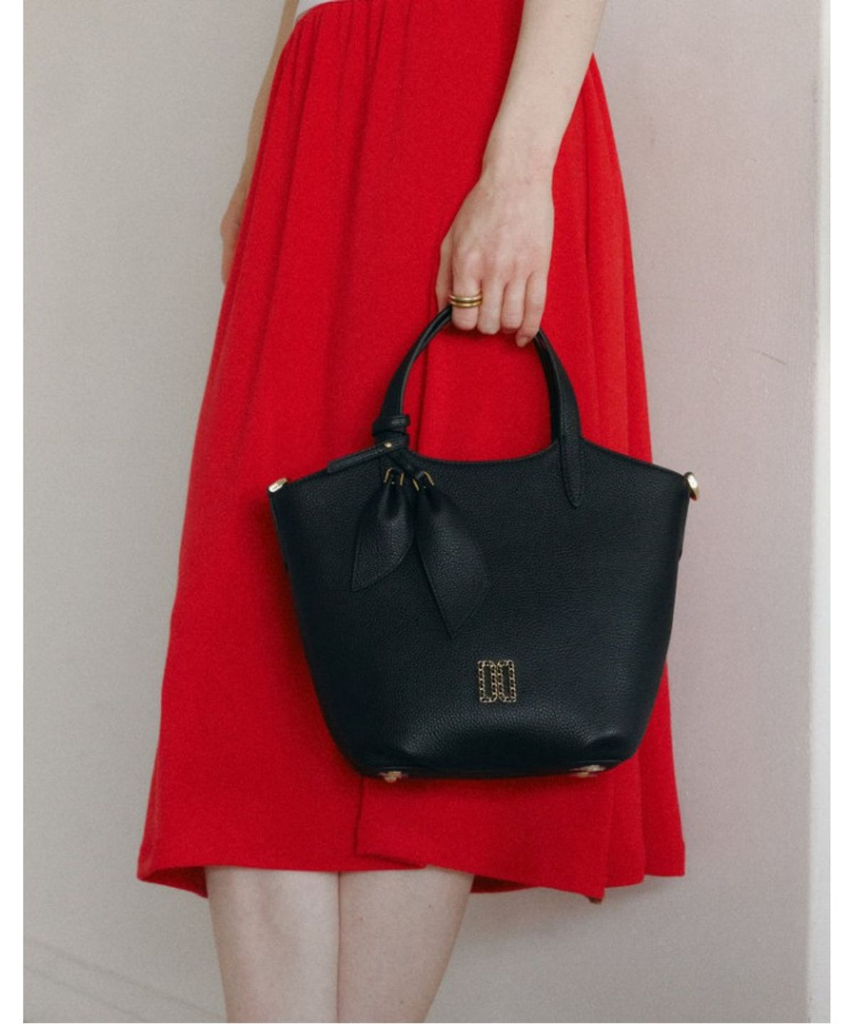 닥스 여성 액세서리(DAKS WOMENS ACCESSORIES) 블랙 천연소가죽 DD포인트 토트백_DCBA6E330BK