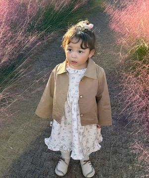 쪼꼬미랑 귀여운 꽃길 따라서 걸어보아요  - 아기 프릴 원피스