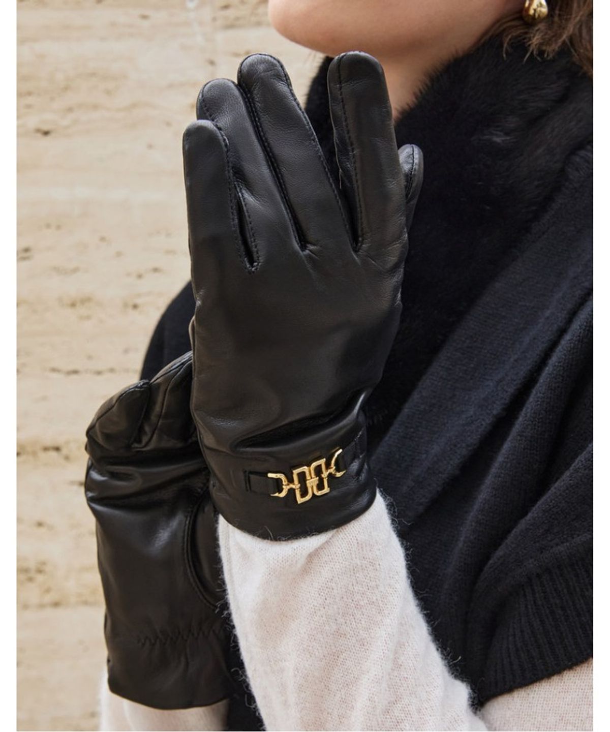 닥스 여성 액세서리(DAKS WOMENS ACCESSORIES) DD로고 체인 포인트 양가죽 장갑 블랙_DCGV5F320BK