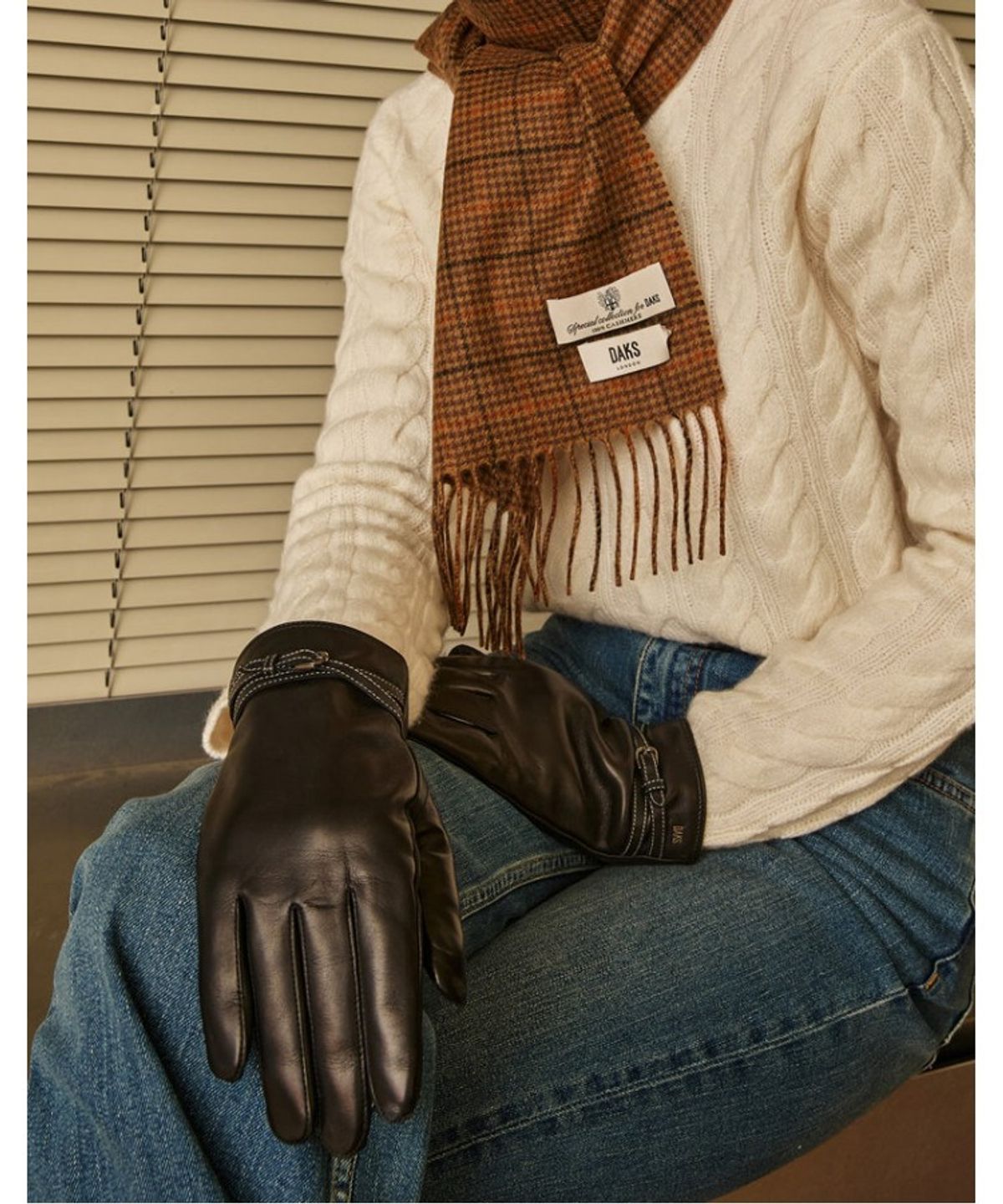 닥스 여성 액세서리(DAKS WOMENS ACCESSORIES) 벨트 꼬임 양가죽 장갑 블랙_DCGV5F310BK