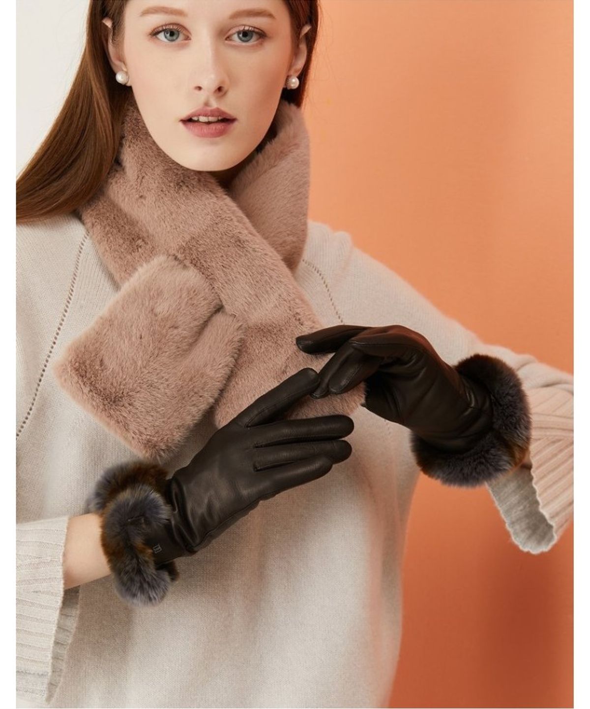 닥스 여성 액세서리(DAKS WOMENS ACCESSORIES) 블랙 양가죽 렉스퍼장식 스마트폰터치 장갑_DCGV5F276BK