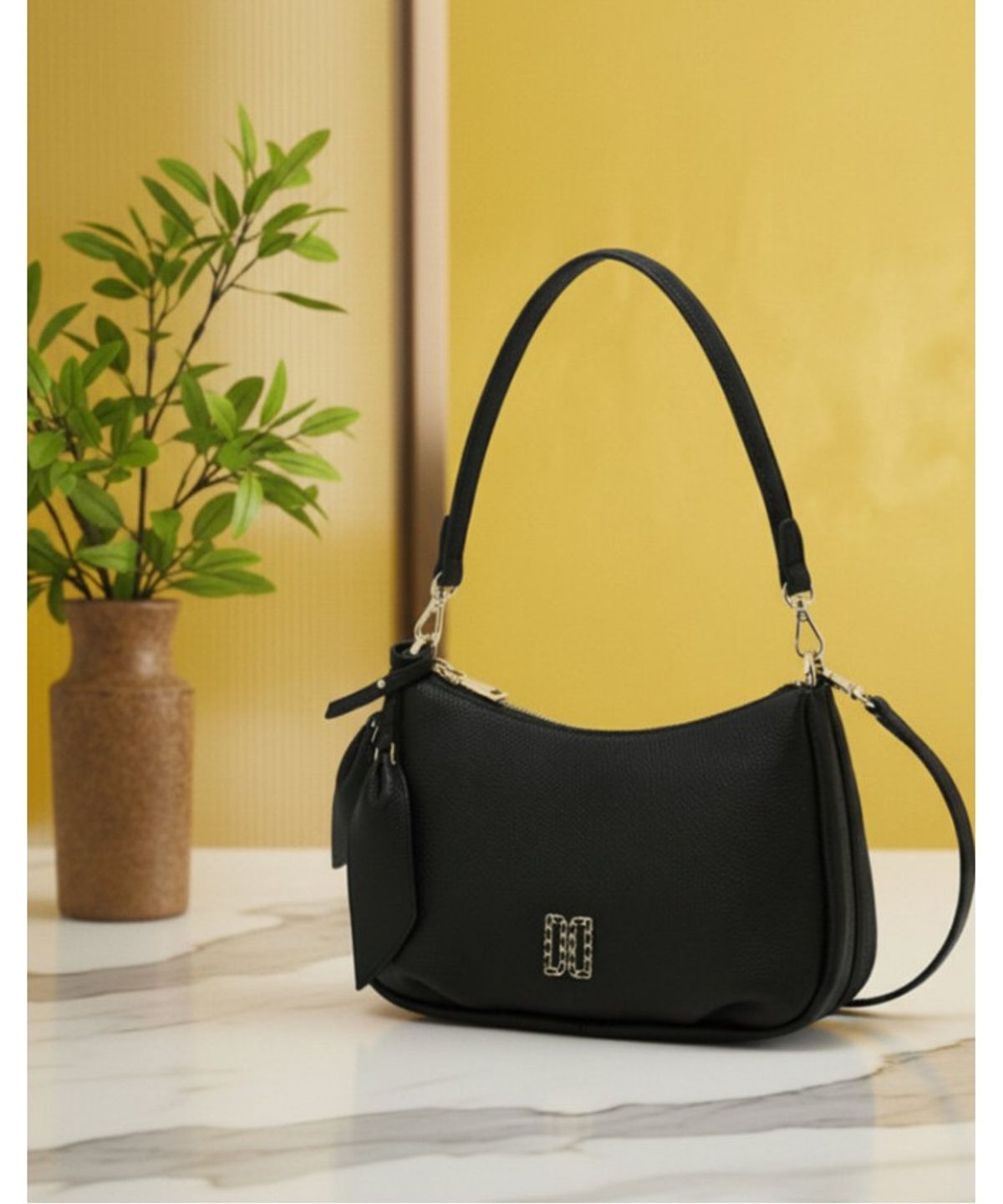 닥스 여성 액세서리(DAKS WOMENS ACCESSORIES) 블랙 천연소가죽 DD포인트 숄더백_DCBA6E331BK