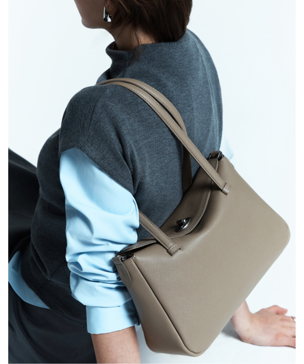 닥스 여성 액세서리(DAKS WOMENS ACCESSORIES) 토페 O 락장식 플랩형 숄더백 M_DCBA6E951I2