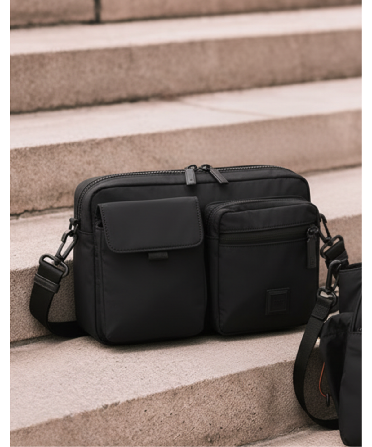 닥스 여성 액세서리(DAKS WOMENS ACCESSORIES) 블랙 투포켓 크로스백 _DBBA6EG35BK