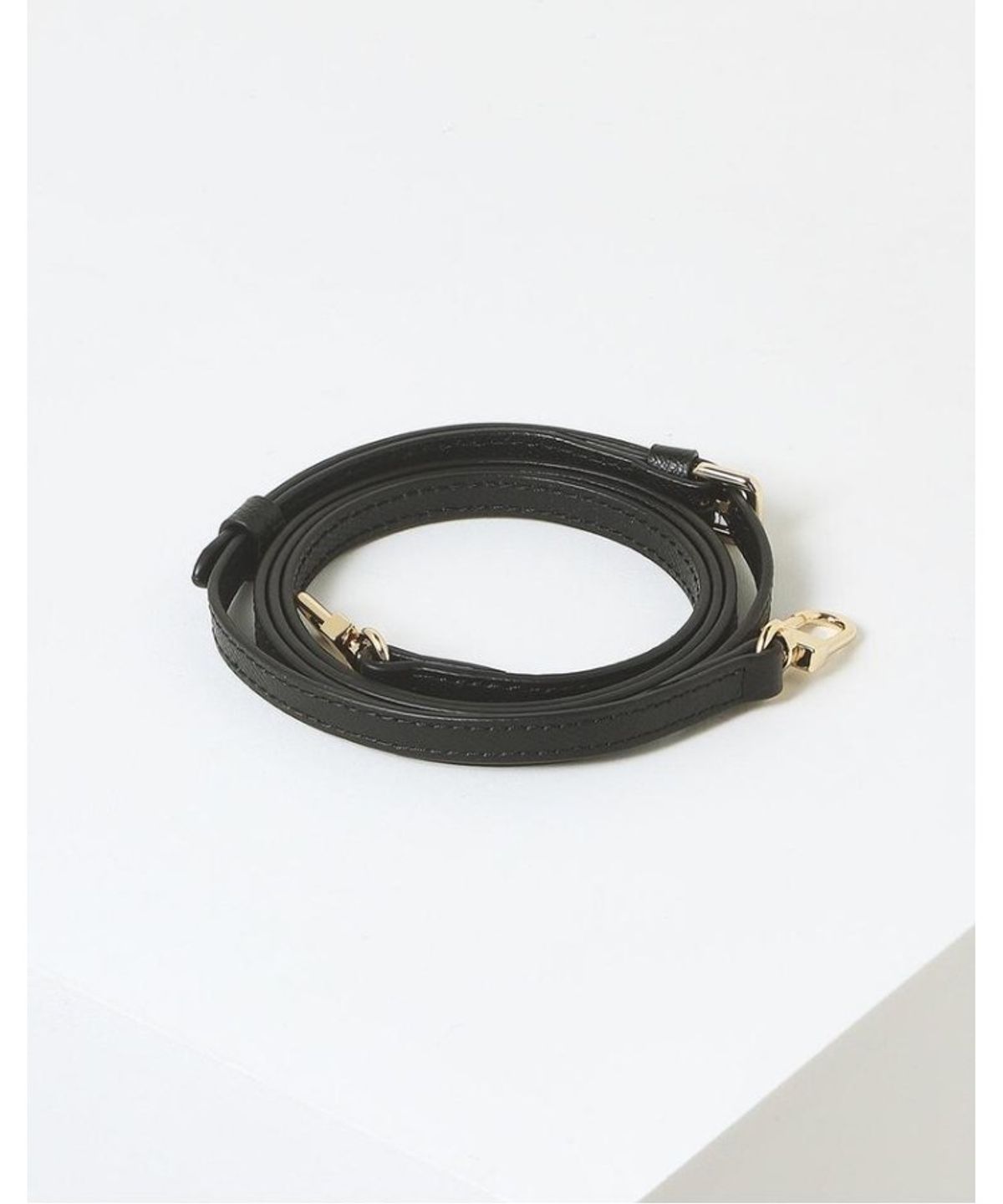 닥스 여성 액세서리(DAKS WOMENS ACCESSORIES) 블랙 단색 소가죽 스트랩_DCHO6E200BK