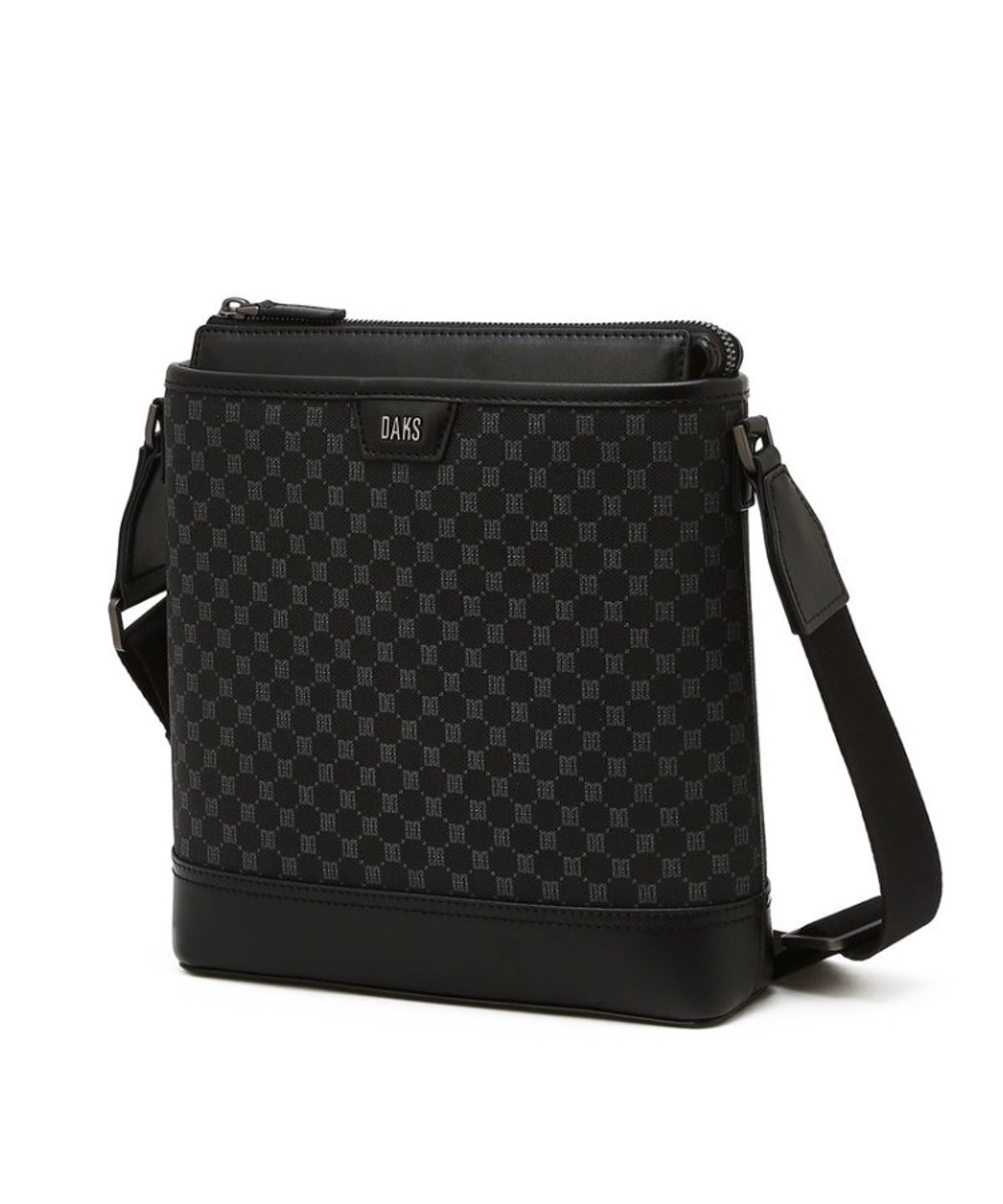 닥스 남성 액세서리(DAKS MEN'S ACCESSORIES) 블랙 DD로고 가죽 크로스백_DBBA6F471BK