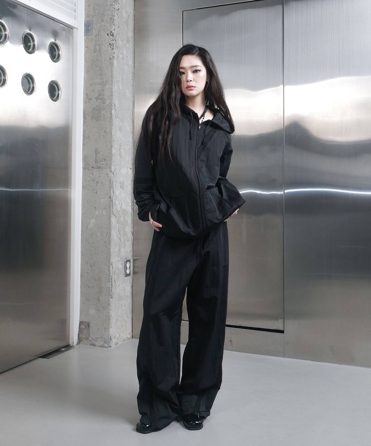 스틸레써디(STILLLETHARDY) 레이스 라인 트랙 팬츠