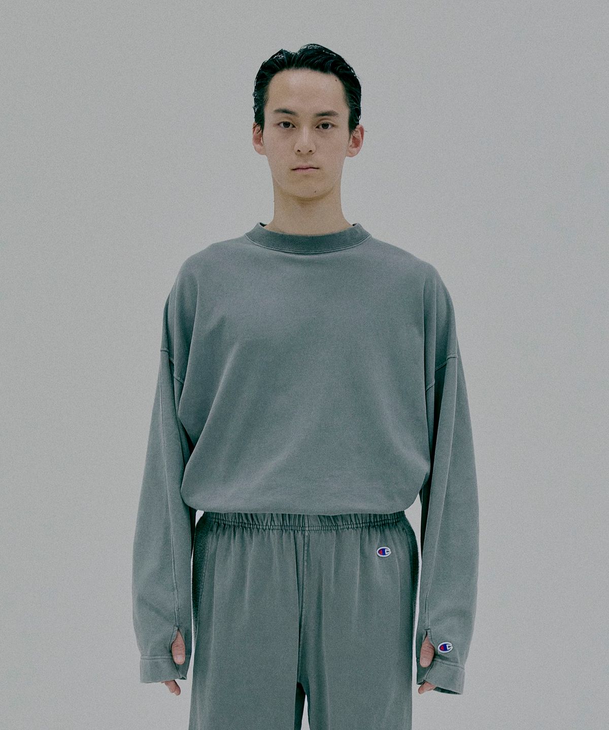 챔피온(CHAMPION) 챔피온 X 엔할리우드 리버서블 롱슬리브 티셔츠 Dark Grey