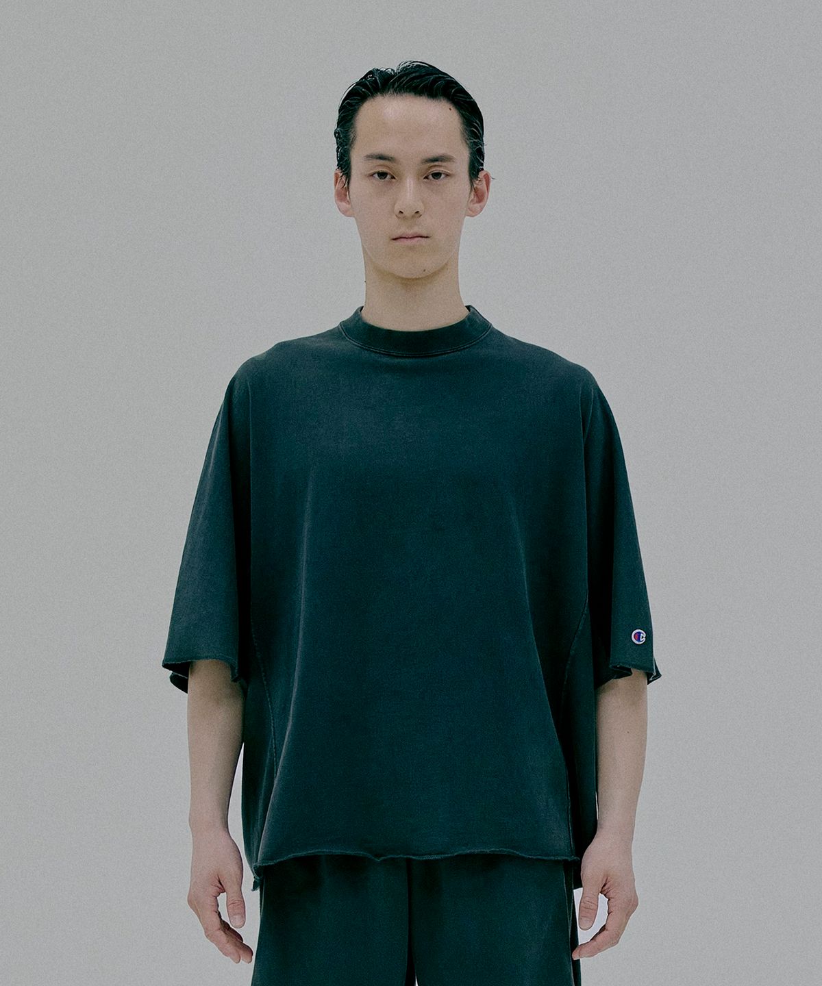 챔피온(CHAMPION) 챔피온 X 엔할리우드 리버서블 티셔츠 Off Black