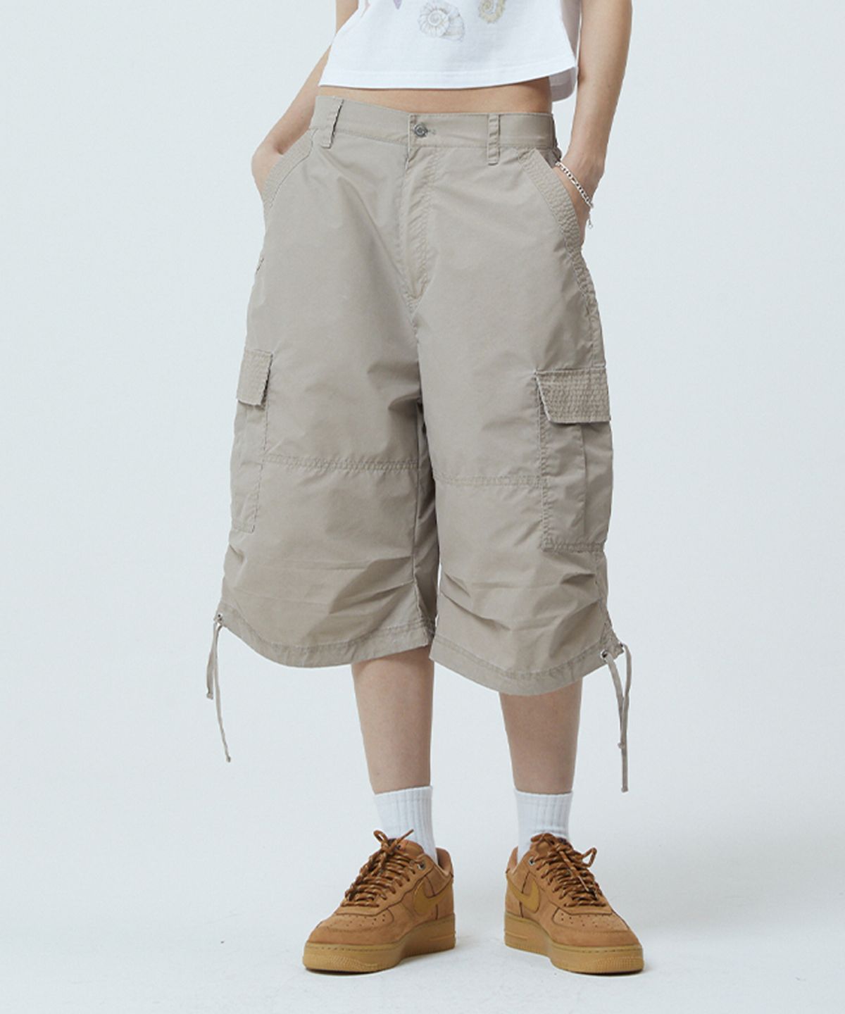 마하그리드(MAHAGRID) NYLON PARACHUTE SHORT BEIGE(MG2GMMPA60A)