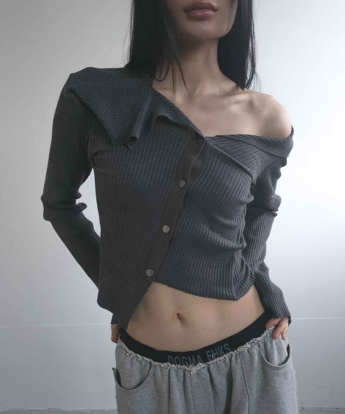 도그마 엑스(DOGMA EHKS) SQUARE KNIT CARDIGAN GREY