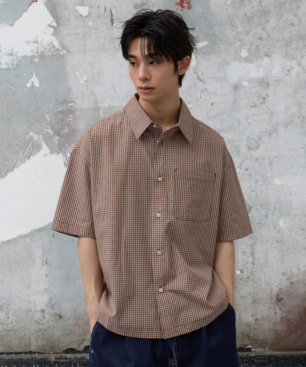 에이지오디(AGOD) 크롭 하프 체크 셔츠 [브라운]