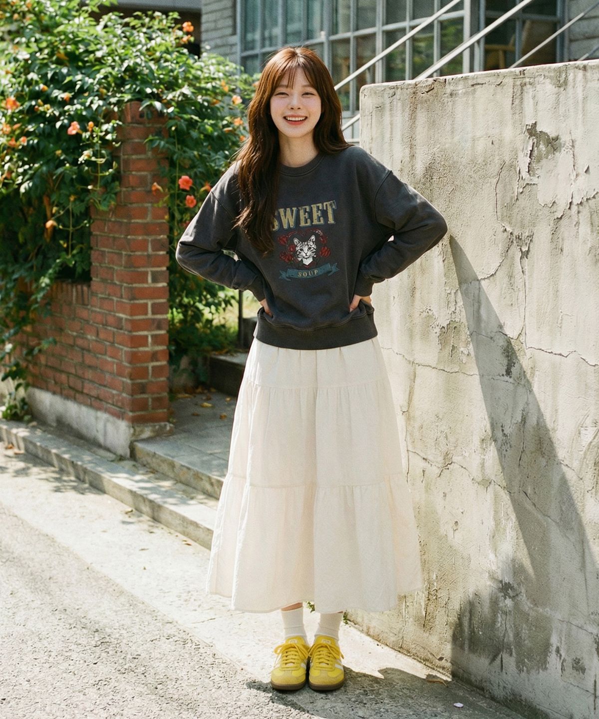 스위트숲(SWEET SOUP) 피그먼트 빈티지 캣 오버핏 스웨트셔츠(WCRLTF5)