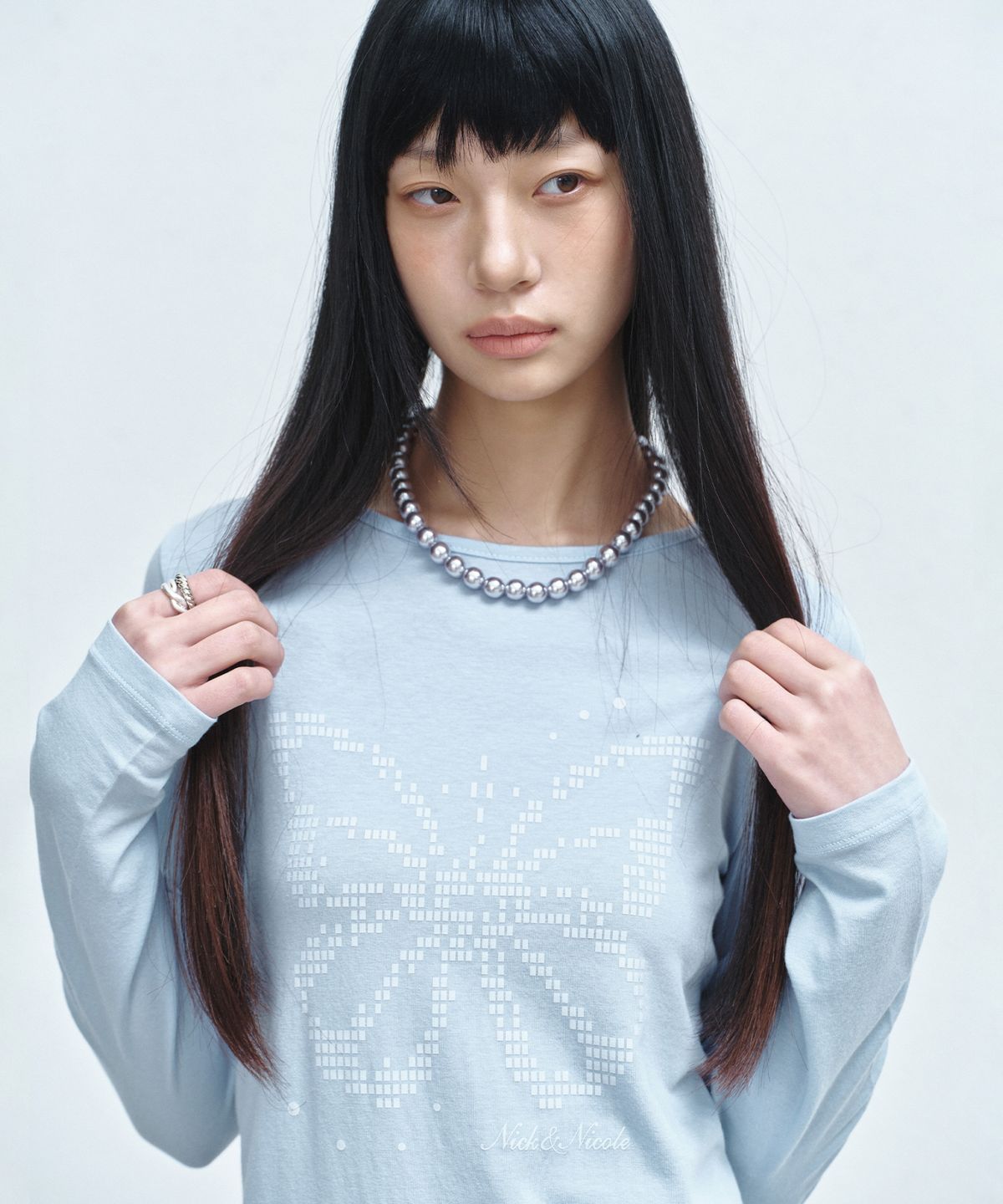 닉앤니콜(NICK&NICOLE) PIXEL BUTTERFLY GRAPHIC TOP_SKY BLUE