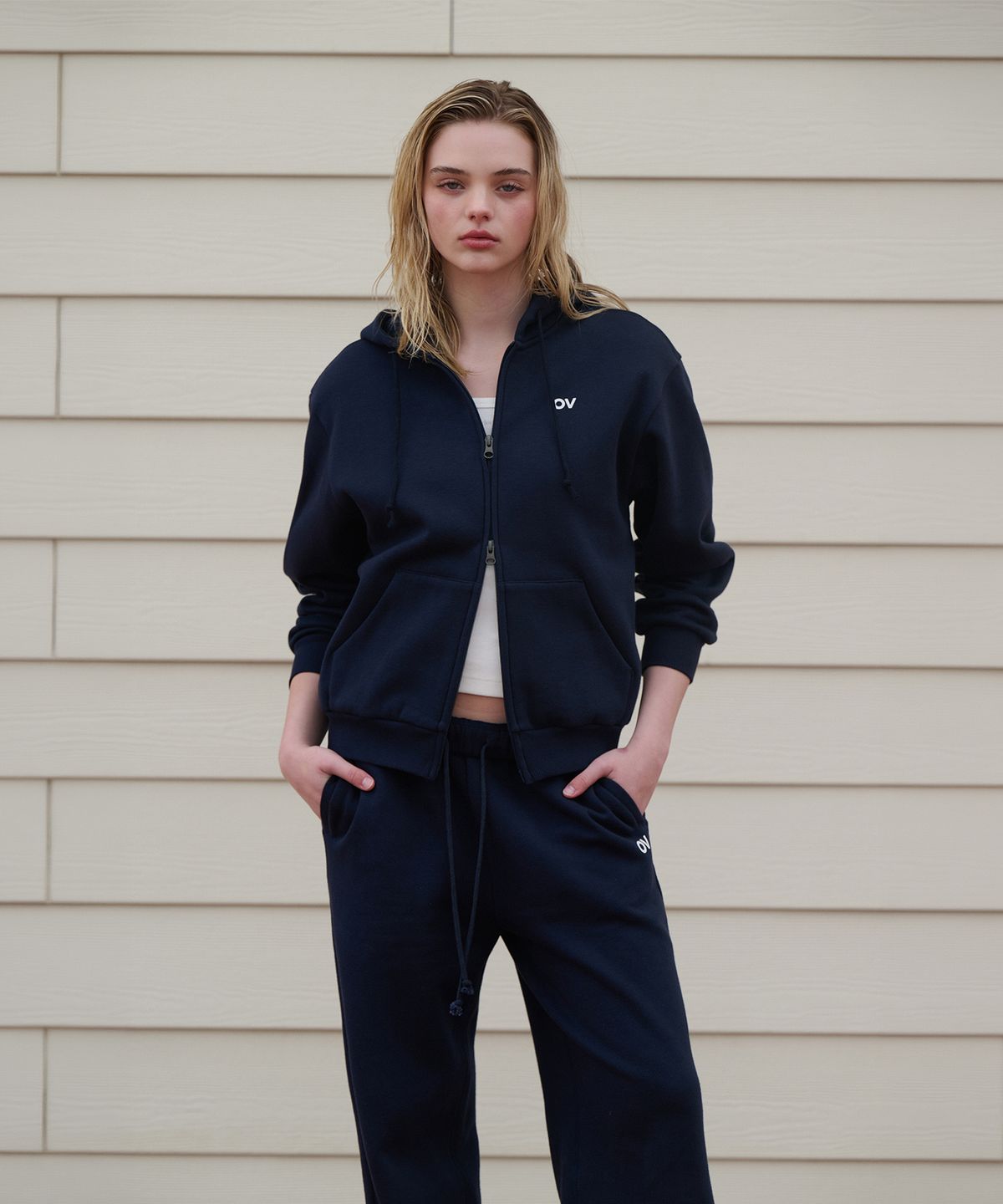 아웃도어 보이스(OUTDOOR VOICES) OV LOGO ZIP UP SWEAT HOODIE (NAVY)